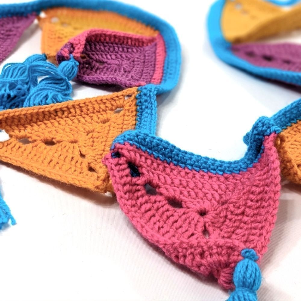 Hand Knitted Garland - Picture 4 of 5